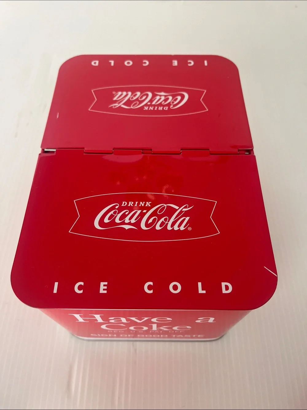 Coca-cola Tin Picnic Basket